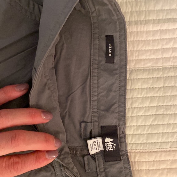 Like New REI WOMENS hiking pants - Picture 4 of 7